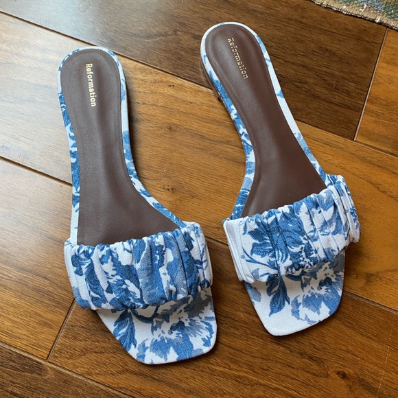 Reformation Shoes - Reformation Marcella Ruched Flat Sandal